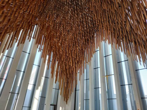 Interno della Chiesa di San Francesco. In totale l'intero complesso è costato 500 milioni di dollari sostenuti dal governo di Abu Dabhi