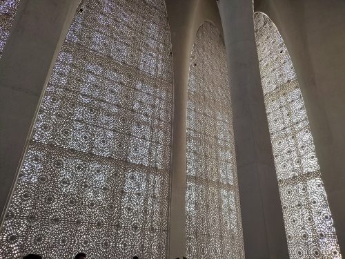 Interno della Moschea con migliaia di merletti marmorei